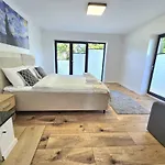 Vakantiehuis Kompleks Domkow Na Mazurach Dla Grupy 18 Osobowej Sedansk