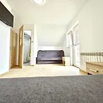 Kompleks Domkow Na Mazurach Dla Grupy 18 Osobowej *