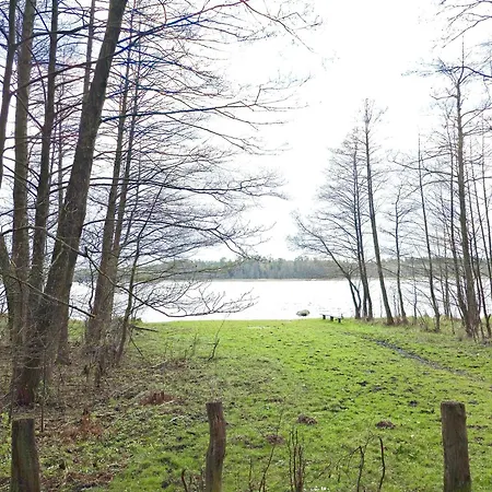 Kompleks Domkow Na Mazurach Dla Grupy 15 Osobowej Prázdninový dům