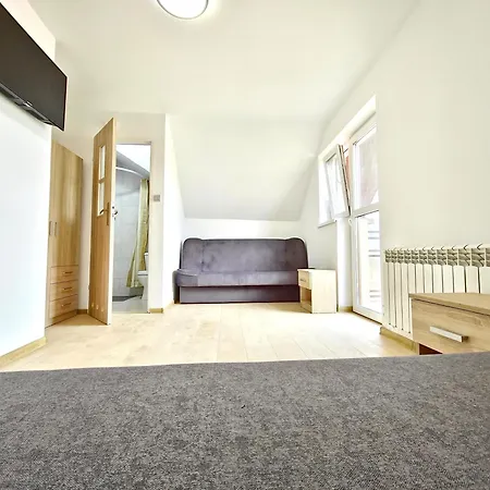 Kompleks Domków Na Mazurach Dla Grupy 15 Osobowej *
