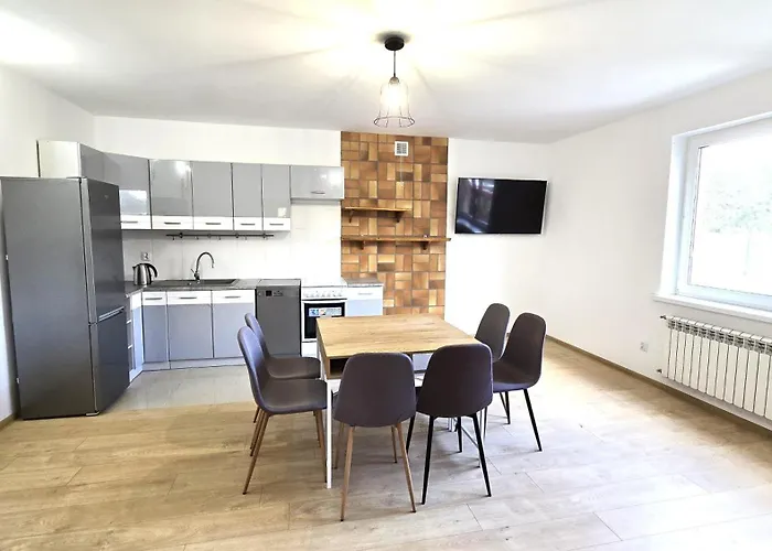 Kompleks Domkow Na Mazurach Dla Grupy 18 Osobowej *